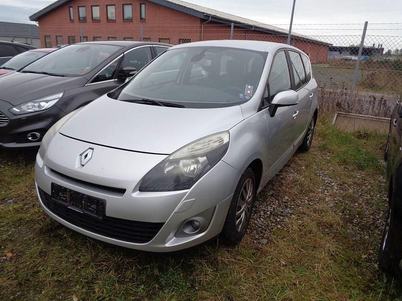 Silber Gebraucht 2011 Renault Scénic III Dynamique Van / Kleinbus | 1.500 € - Bild 1/4