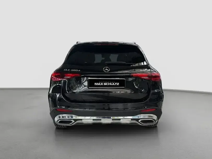 Gebraucht Mercedes GLC300 AMG 269 PS (197 kW) 2025 Obsidianschwarz (metallic) SUV