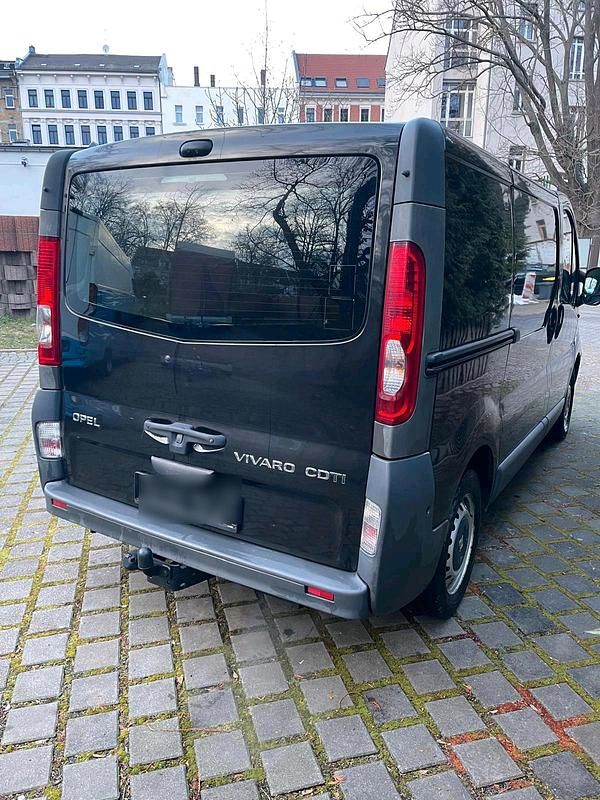 Gebraucht Opel Vivaro 114 PS (83 kW) 2008 Schwarz Van / Kleinbus