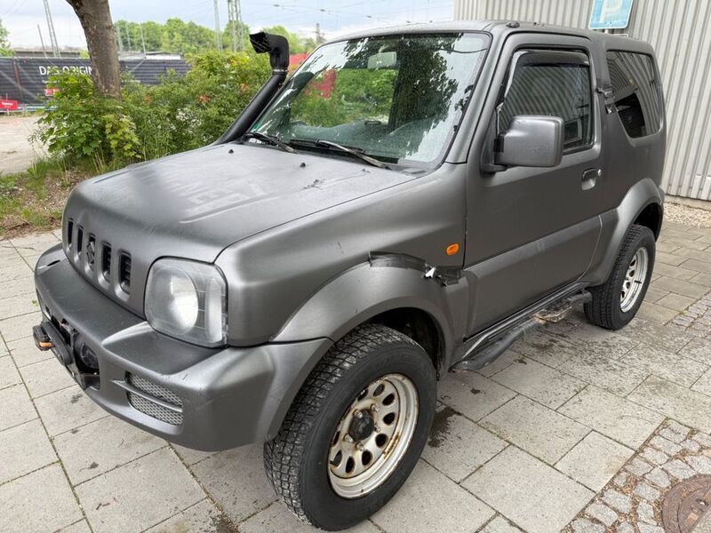 Grün Gebraucht 2011 Suzuki Jimny Club SUV | 7.700 € (Guter Preis) - Bild 1/4