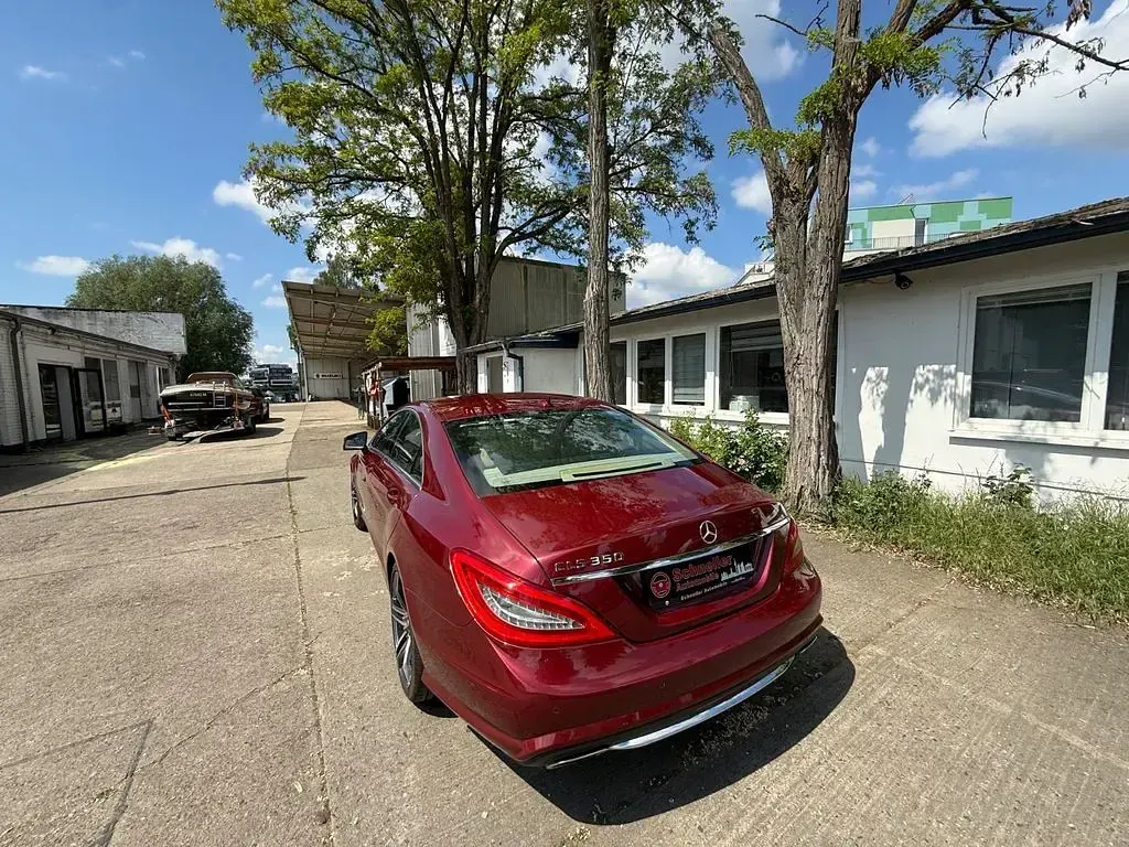 Gebraucht Mercedes CLS350 306 PS (225 kW) 2012 Rot Limousine