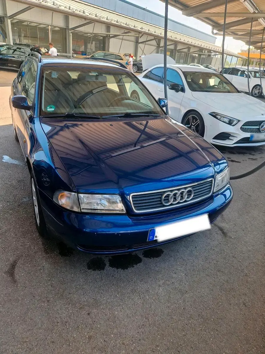 Brugt Audi A4 125 HK (91 kW) 1998 Blå Stationcar