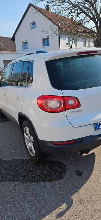 Gebraucht VW Tiguan Track & Field 140 PS (102 kW) 2010 Weiß SUV