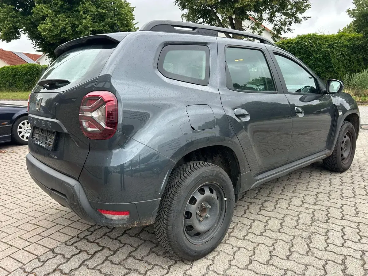 Gebraucht Dacia Duster Comfort 101 PS (74 kW) 2021 Grau SUV
