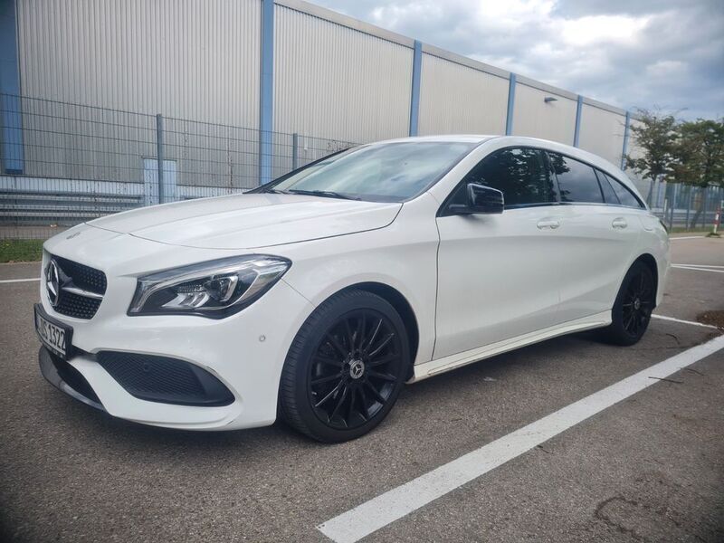 Weiß Gebraucht 2018 Mercedes CLA200 Shooting Brake Edition Kombi | 19.900 € (Teuer) - Bild 1/4