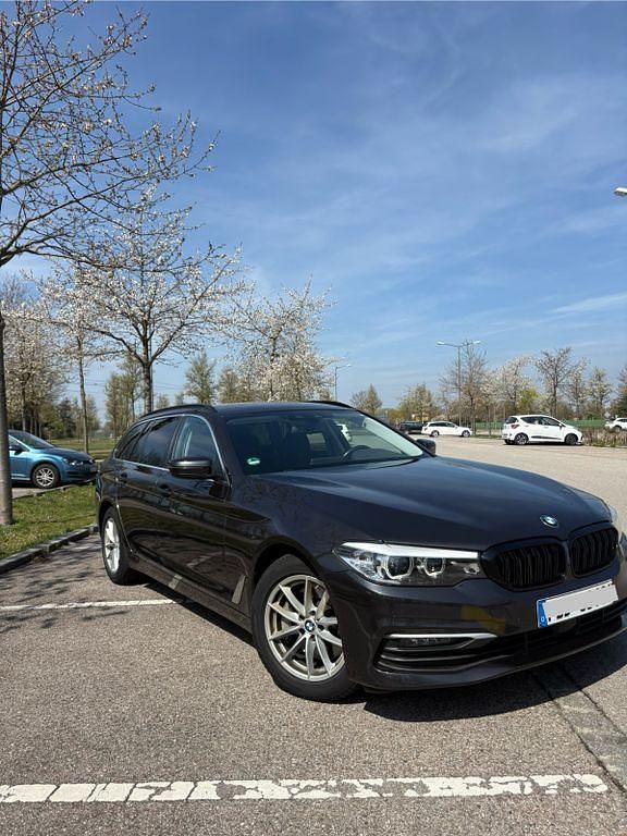 Używany BMW 530 265 KM (194 kW) 2019 Szary Kombi
