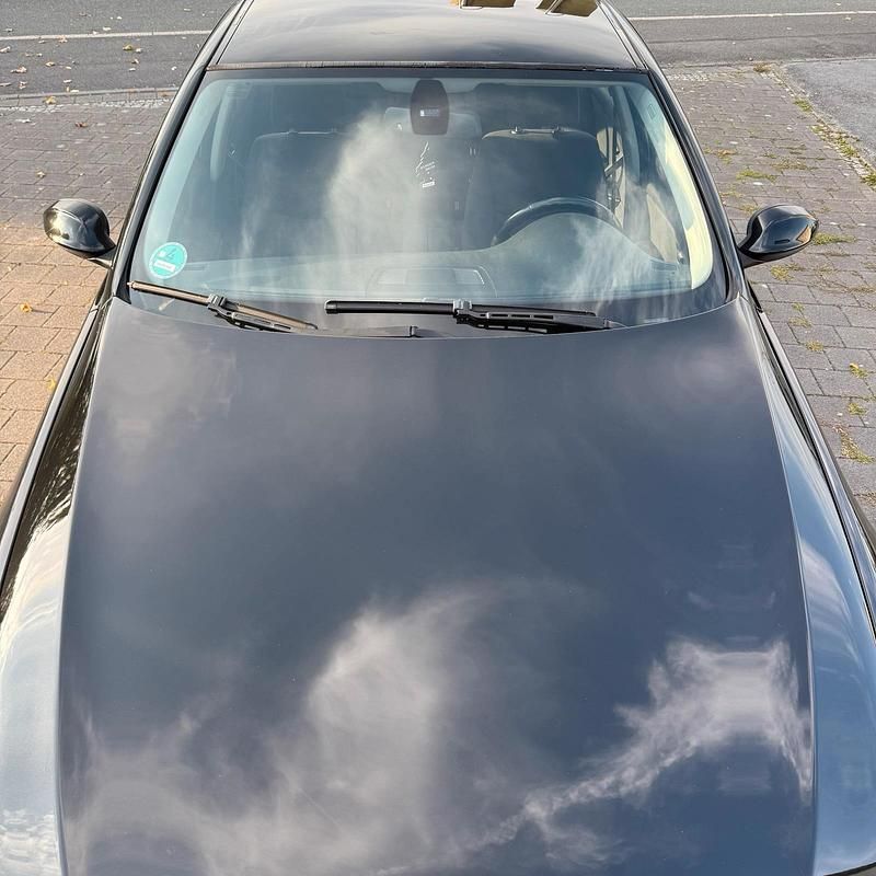 Gebraucht BMW 318 143 PS (105 kW) 2008 Schwarz Limousine