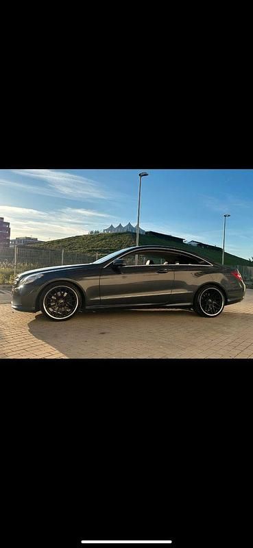Gebraucht Mercedes E220 200 PS (147 kW) 2013 Grau Coupé