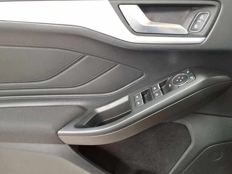 Gebraucht Ford Focus Cool & Connect 150 PS (110 kW) 2021 Blazer blau Kombi