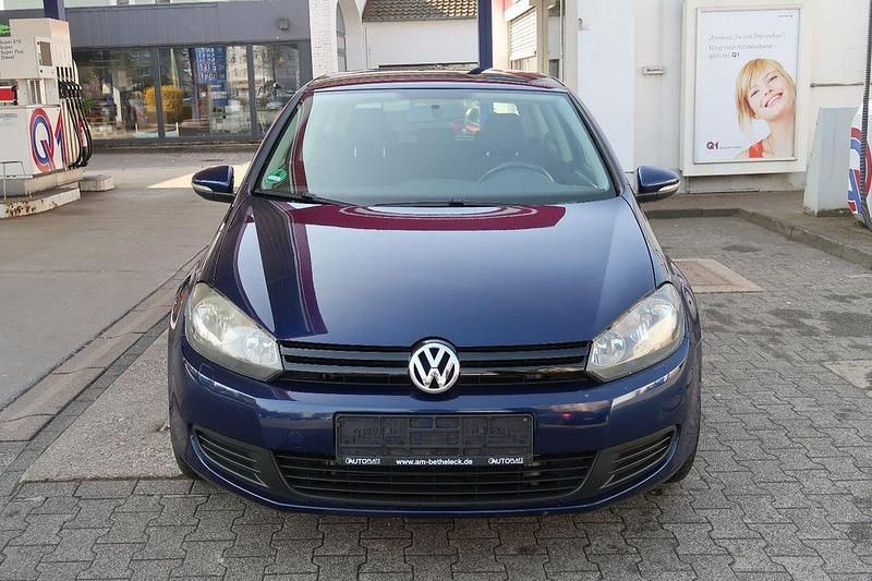 Gebraucht VW Golf VI 105 PS (77 kW) 2010 Blau Kleinwagen