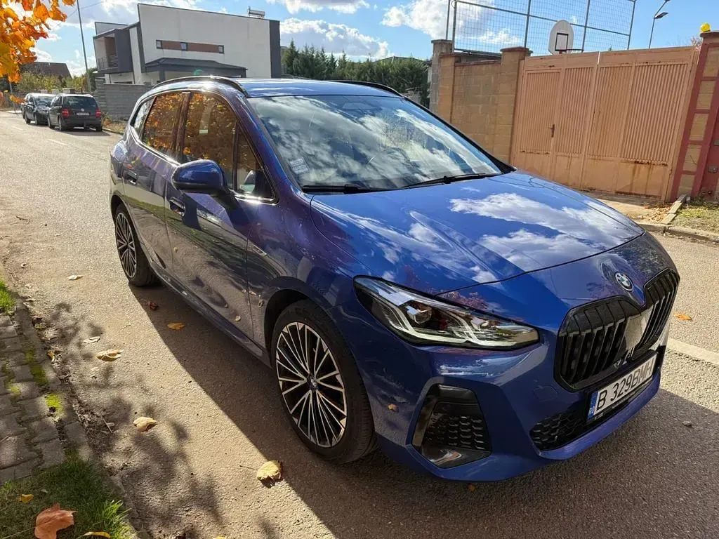 Gebraucht BMW 225 Active Tourer Sport Line 245 PS (180 kW) 2022 Blau Van / Kleinbus