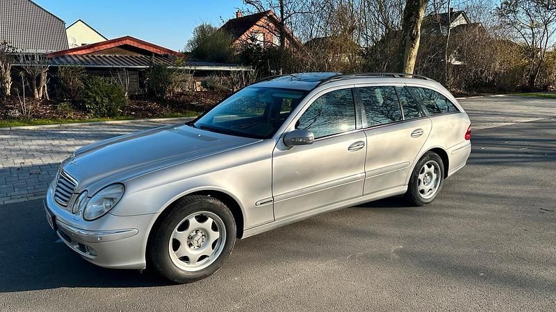 Gebraucht Mercedes E240 Elegance 177 PS (130 kW) 2005 Silber Kombi