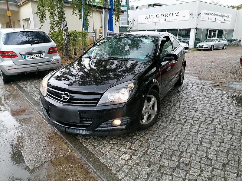 Schwarz Gebraucht 2005 Opel Astra GTC Sport Coupé | 1.390 € - Bild 1/4