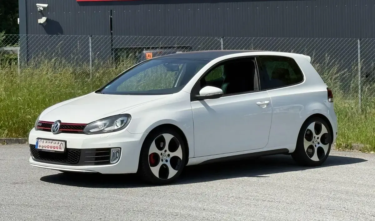 Gebraucht VW Golf GTI 211 PS (155 kW) 2009 Weiß Coupé