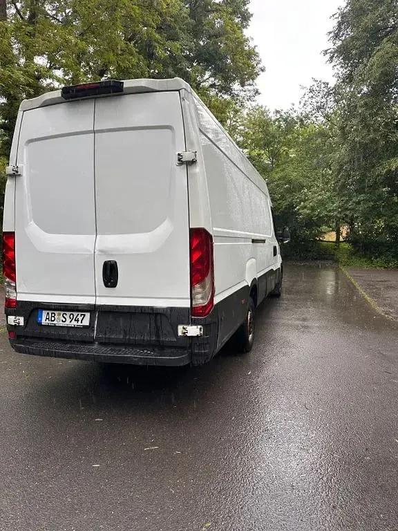 Używany Iveco Daily 156 KM (114 kW) 2020 Biały Minivan