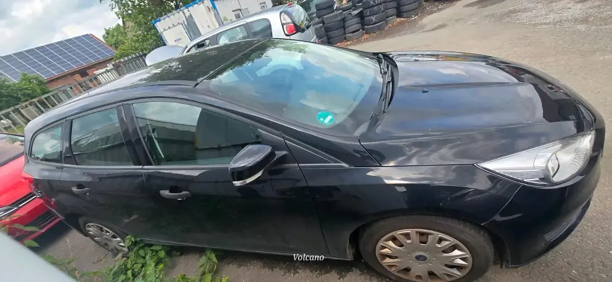 Gebraucht Ford Focus 101 PS (74 kW) 2015 Schwarz Kombi