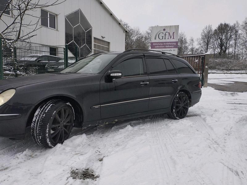 Gebraucht Mercedes E320 222 PS (163 kW) 2005 Schwarz Kombi