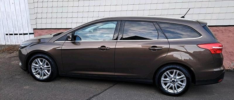 Używany Ford Focus Titanium 150 KM (110 kW) 2018 Brązowy Kombi
