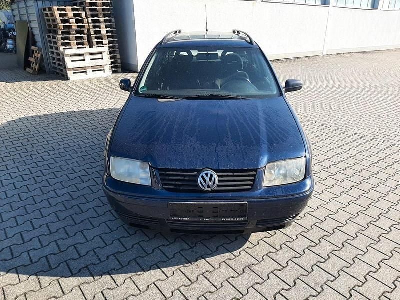 Gebraucht VW Bora Comfortline 101 PS (74 kW) 2001 Blau Limousine