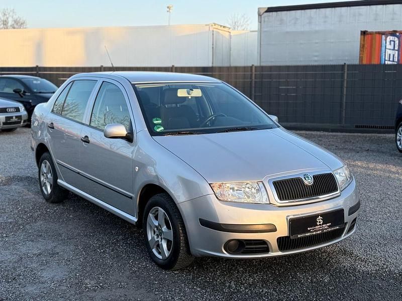 Silber Gebraucht 2005 Skoda Fabia Comfort Limousine | 2.199 € (Fairer Preis) - Bild 1/4