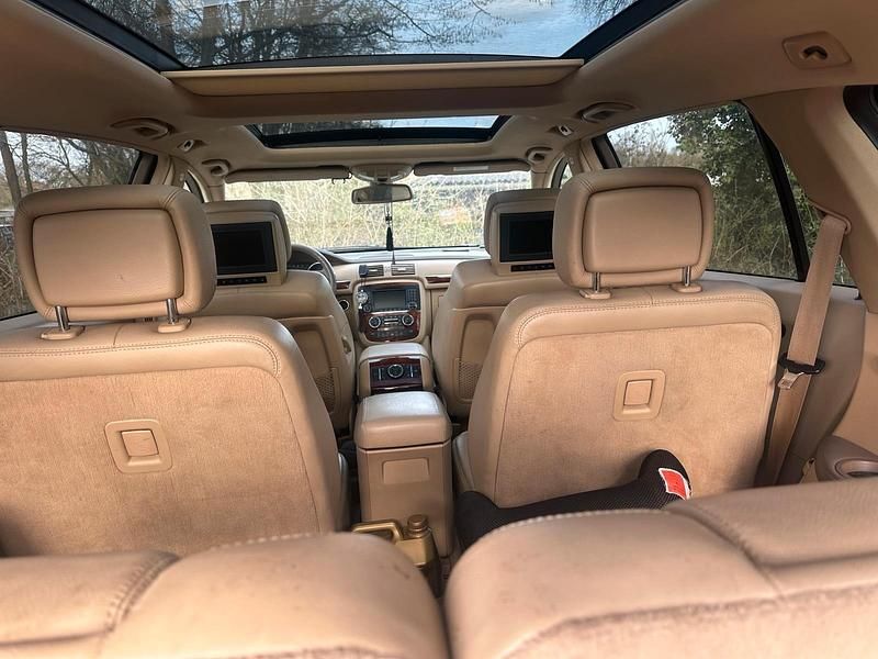 Gebraucht Mercedes R320 220 PS (161 kW) 2006 Schwarz Van / Kleinbus