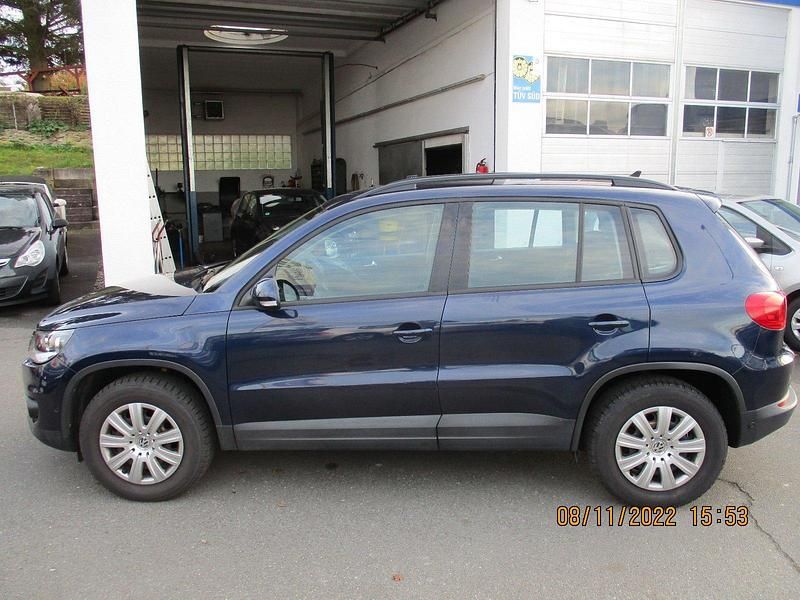 Gebraucht VW Tiguan Trendline 140 PS (102 kW) 2012 Blau SUV