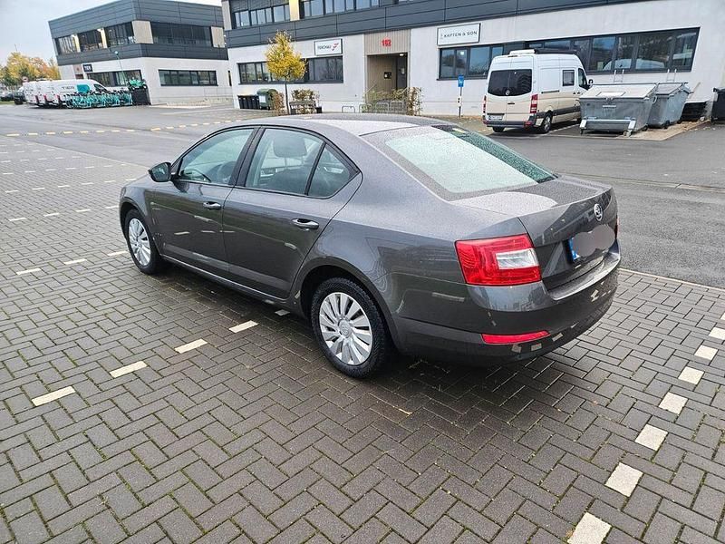 Gebraucht Skoda Octavia 140 PS (102 kW) 2013 Grau Limousine