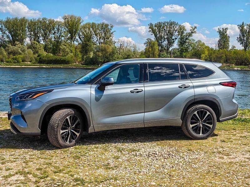 Gebraucht Toyota Highlander Luxury 247 PS (181 kW) 2021 Blau SUV