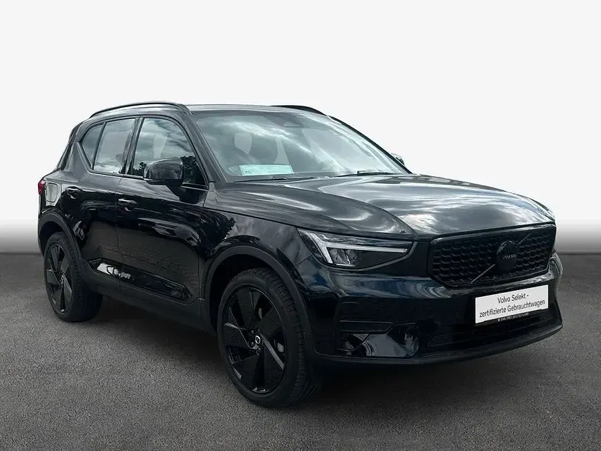 Gebraucht Volvo XC40 Plus 163 PS (119 kW) 2025 Onyx black SUV