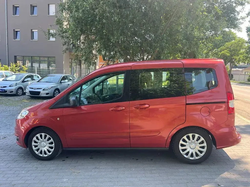 Gebraucht Ford Tourneo Courier Trend 101 PS (74 kW) 2015 Rot Van / Kleinbus