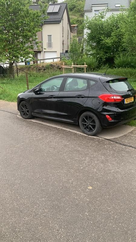 Gebraucht Ford Fiesta 100 PS (73 kW) 2017 Schwarz Kleinwagen