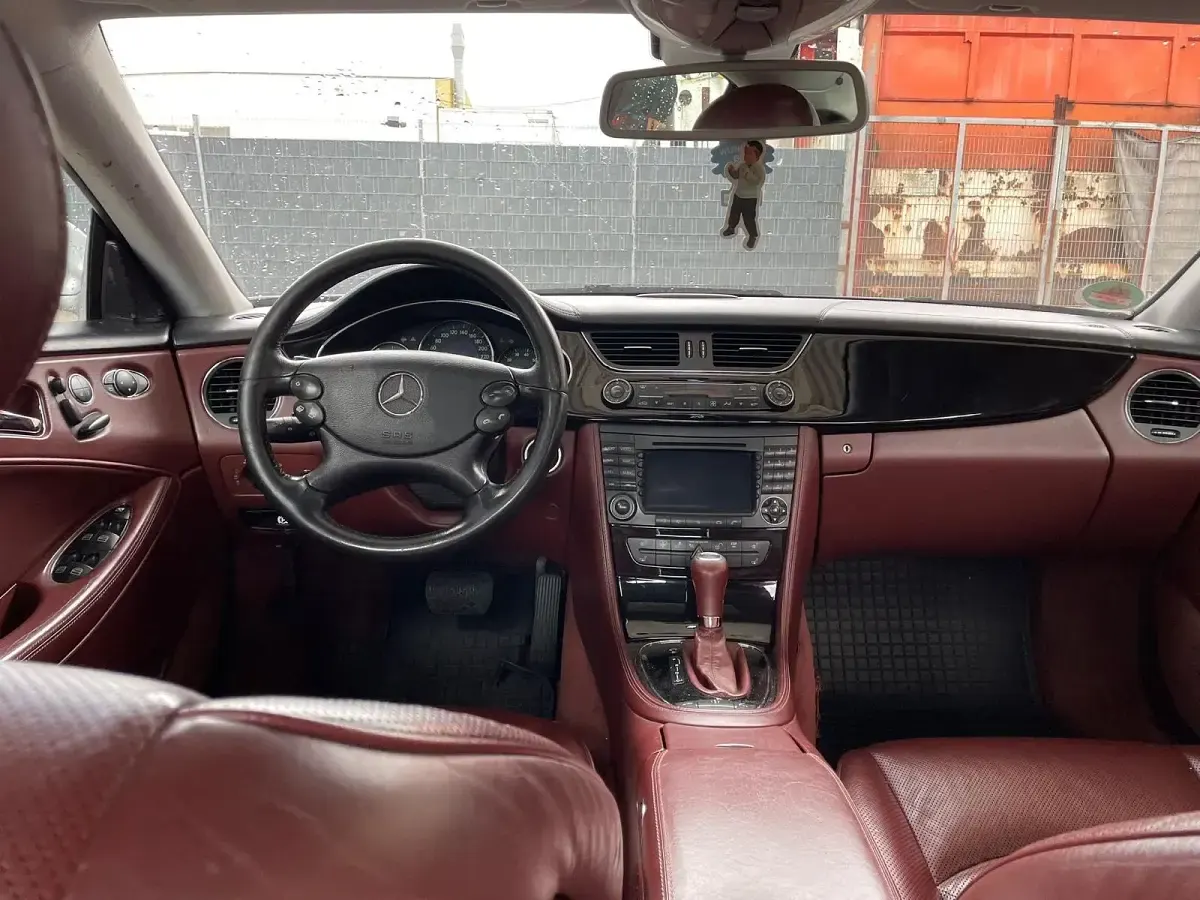 Gebraucht Mercedes CLS500 330 PS (242 kW) 2005 Silber Coupé