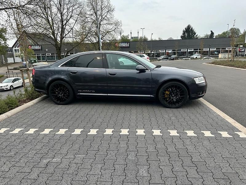 Second-hand Audi A8 300 CP (220 kW) 2003 Berlinǎ