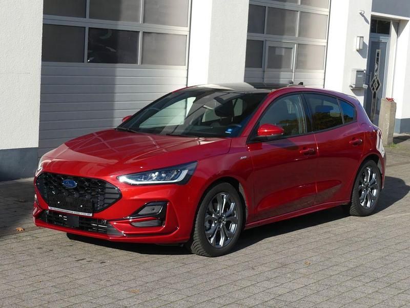 Rot Gebraucht 2025 Ford Focus ST-Line X Limousine | 26.690 € (Fairer Preis) - Bild 1/4