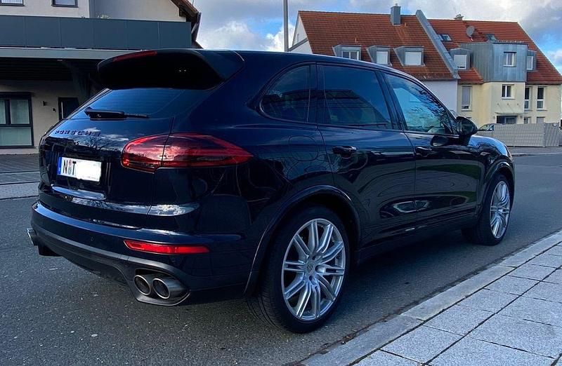 Blau Gebraucht 2016 Porsche Cayenne SUV | 36.900 € (Teuer) - Bild 1/4