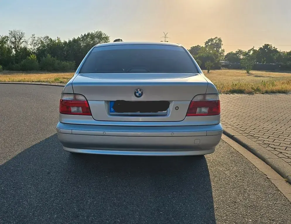 Gebraucht BMW 520 170 PS (125 kW) 2001 Silber Limousine