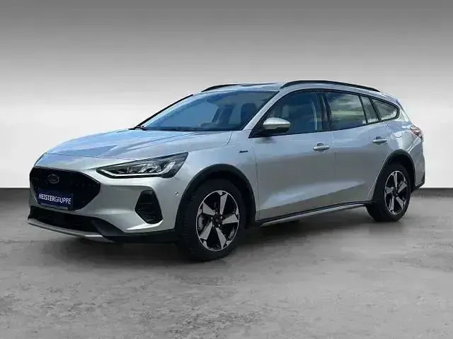 Używany Ford Focus Active 155 KM (114 kW) 2024 Srebrny Sedan/Limuzyna