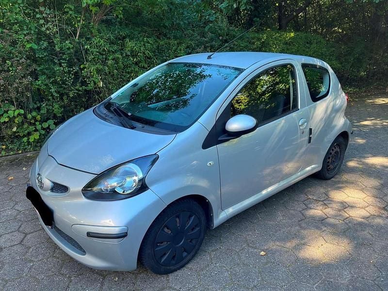 Silber Gebraucht 2007 Toyota Aygo Cool Kleinwagen | 1.600 € (Guter Preis) - Bild 1/4