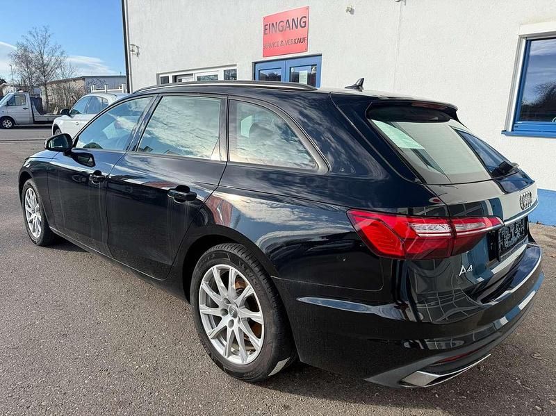 Gebraucht Audi A4 Basis 204 PS (150 kW) 2022 Brillantschwarz Kombi