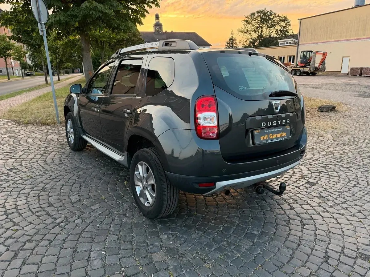 Gebraucht Dacia Duster Prestige 125 PS (91 kW) 2015 Grün SUV