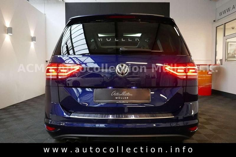 Gebraucht VW Touran 202 PS (148 kW) 2018 Blau Van / Kleinbus