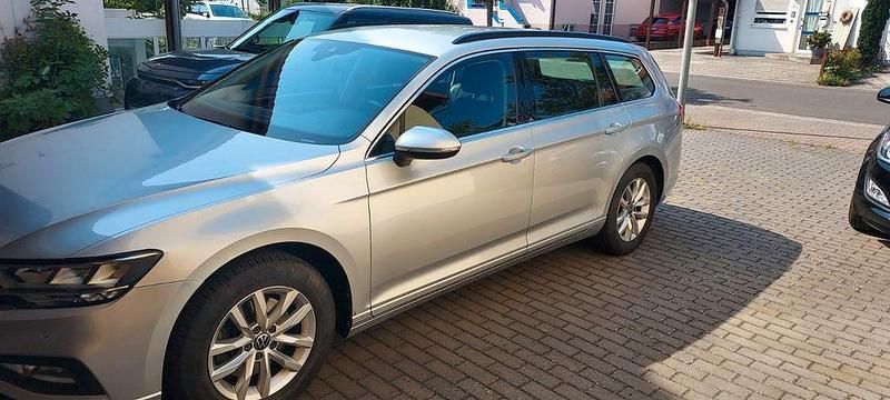 Silber Gebraucht 2020 VW Passat Business Kombi | 16.500 € (Fairer Preis) - Bild 1/4