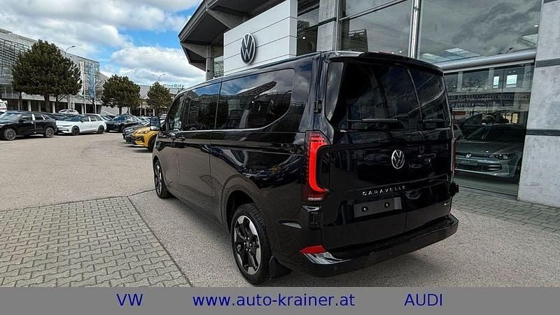 Neu VW T7 Style 150 PS (110 kW) 2026 Schwarz Van