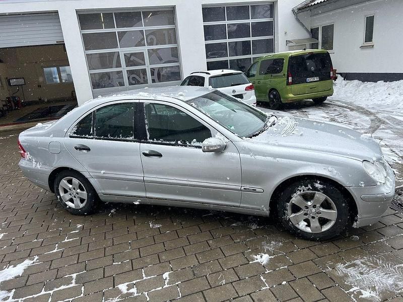 Gebraucht Mercedes C200 163 PS (119 kW) 2002 Silber Limousine