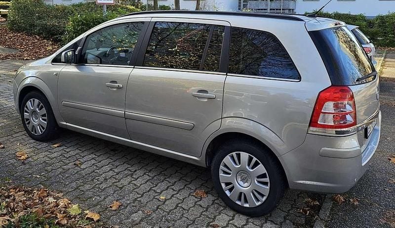 Gebraucht 2011 Opel Zafira Selection Kombi | 3.600 € (Fairer Preis) - Bild 1/4