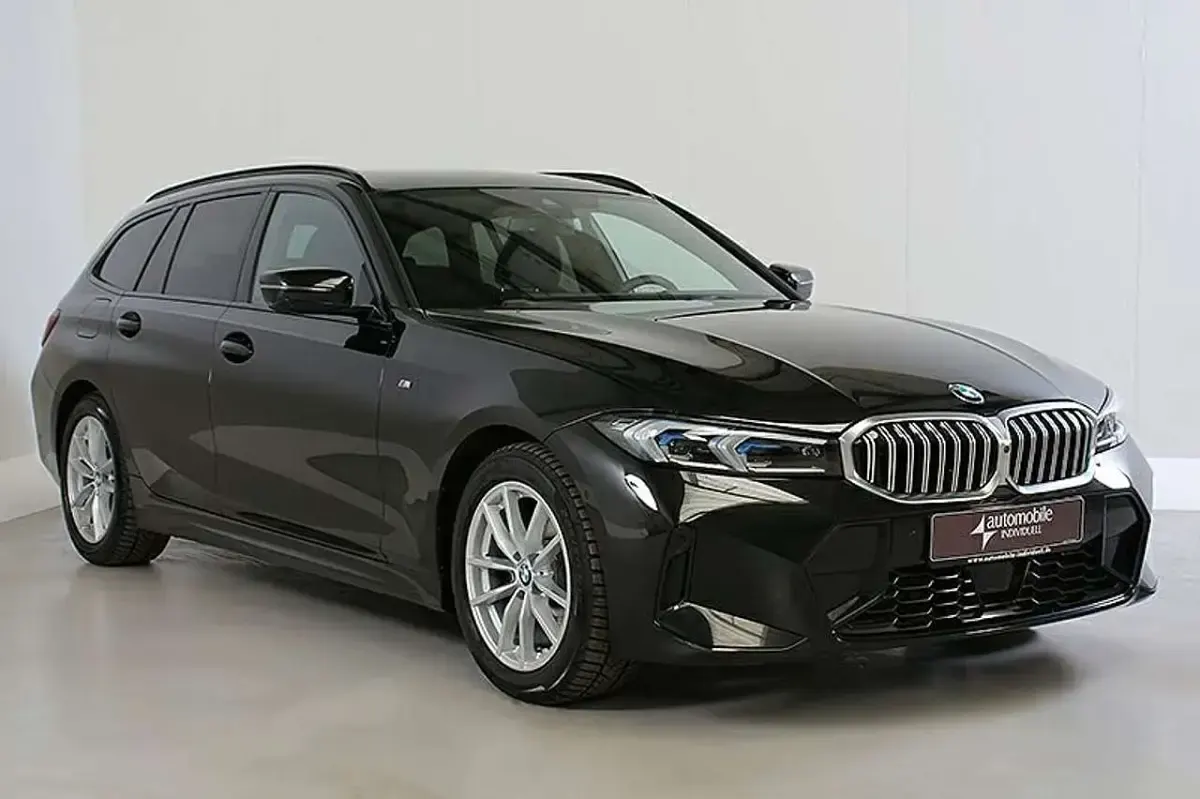 Gebraucht BMW 320 M Sport 190 PS (139 kW) 2025 Saphirschwarz met. Kombi