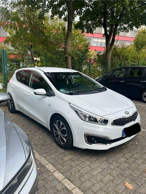 Gebraucht Kia Ceed 120 PS (88 kW) 2017 Weiß Kleinwagen