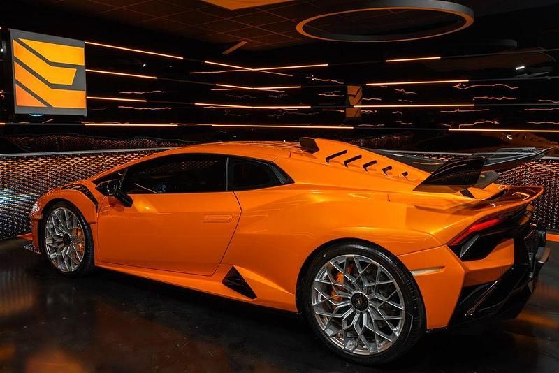 Gebraucht Lamborghini Huracán 640 PS (470 kW) 2022 Orange