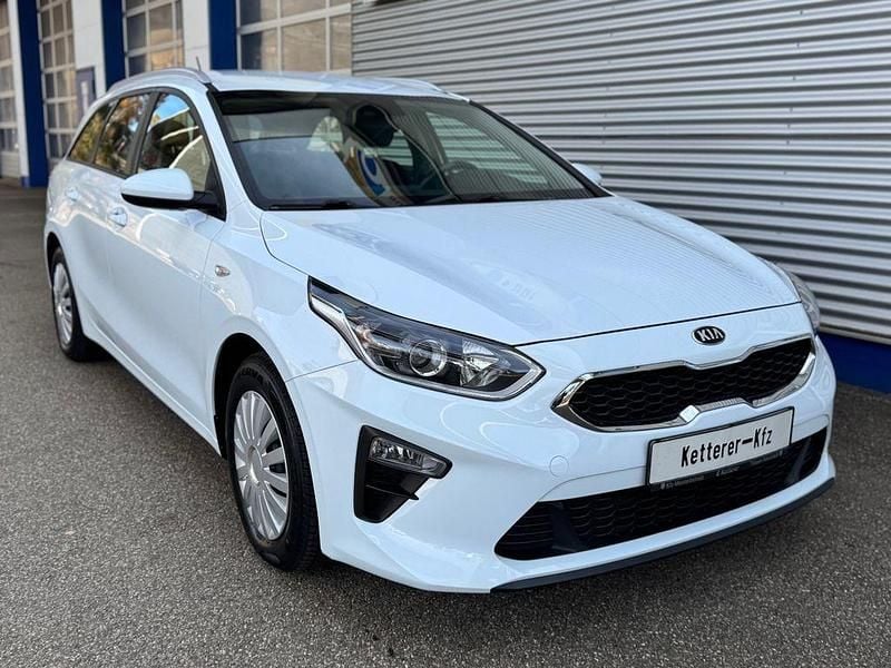 Weiß Gebraucht 2020 Kia Ceed Sportswagon Edition 7 Kombi | 13.990 € (Guter Preis) - Bild 1/4