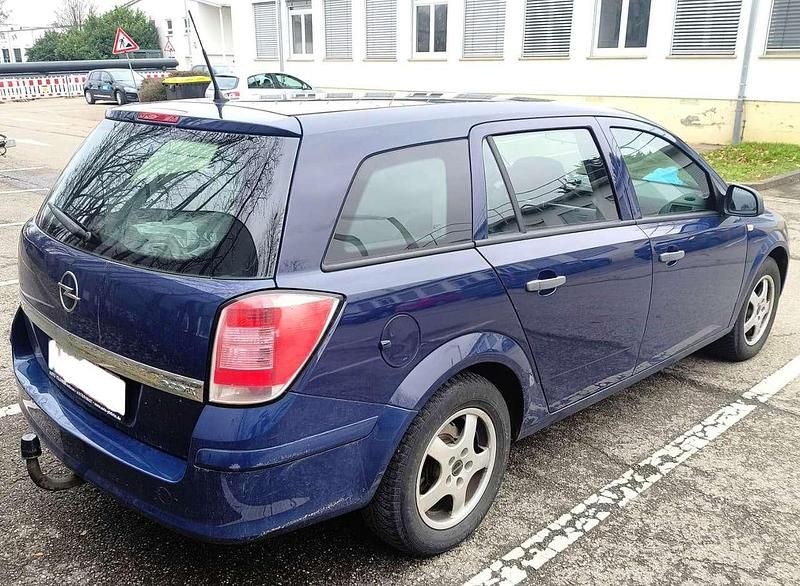 Gebraucht Opel Astra Selection 90 PS (66 kW) 2010 Blau Kombi